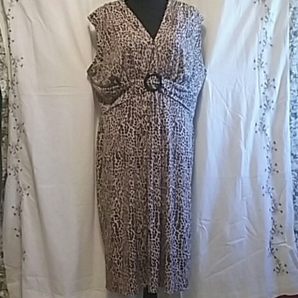 Dress - Picture 2 of 8